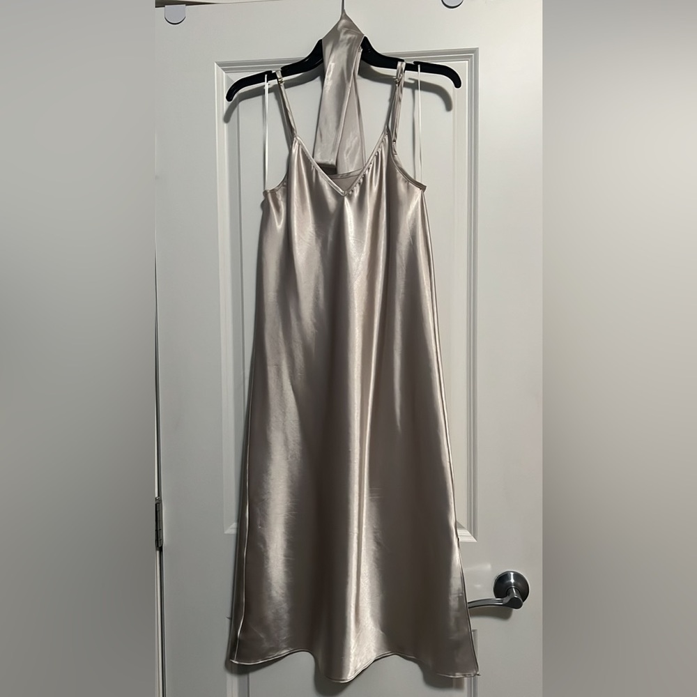 Grace Loves Lace Bridesmaid Dress. Australian Made
Colour: Moonshine
Size: Small